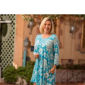 Mountain Mamas Tunic Dress with pockets S/M.  B79